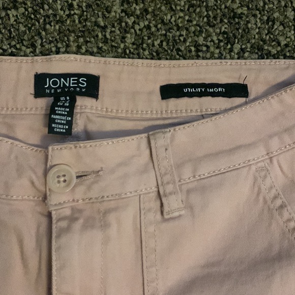 Women’s utility shorts. Pink. 97% cotton, 3% spandex. Women’s size 8, EU=38. - Picture 2 of 5